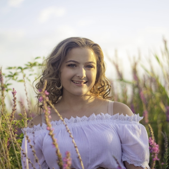 Meet your Posher, Makayla - Picture 1 of 1